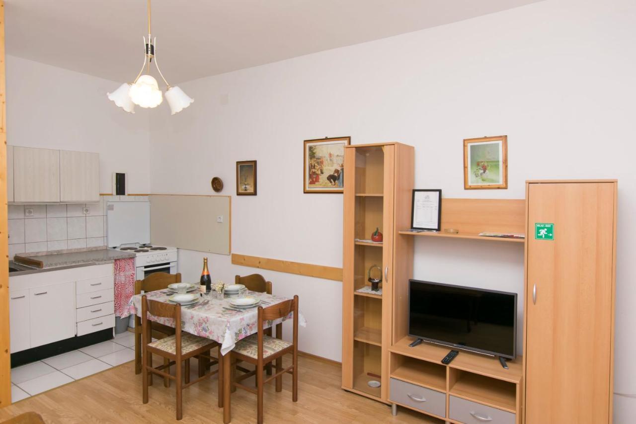 Apartments Amalija Vodice Buitenkant foto